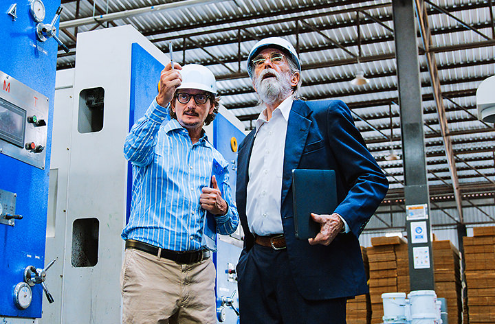 Contributing to a Circular Economy and a Decarbonized Society Through the Optimization of Logistics