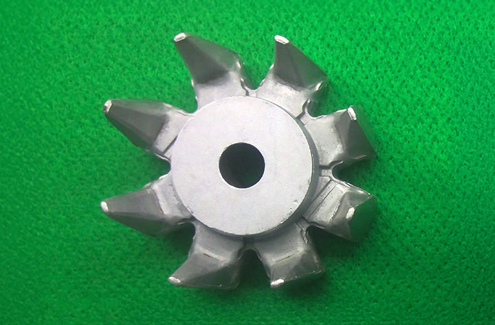 冷間鍛造工法で成形したACポール